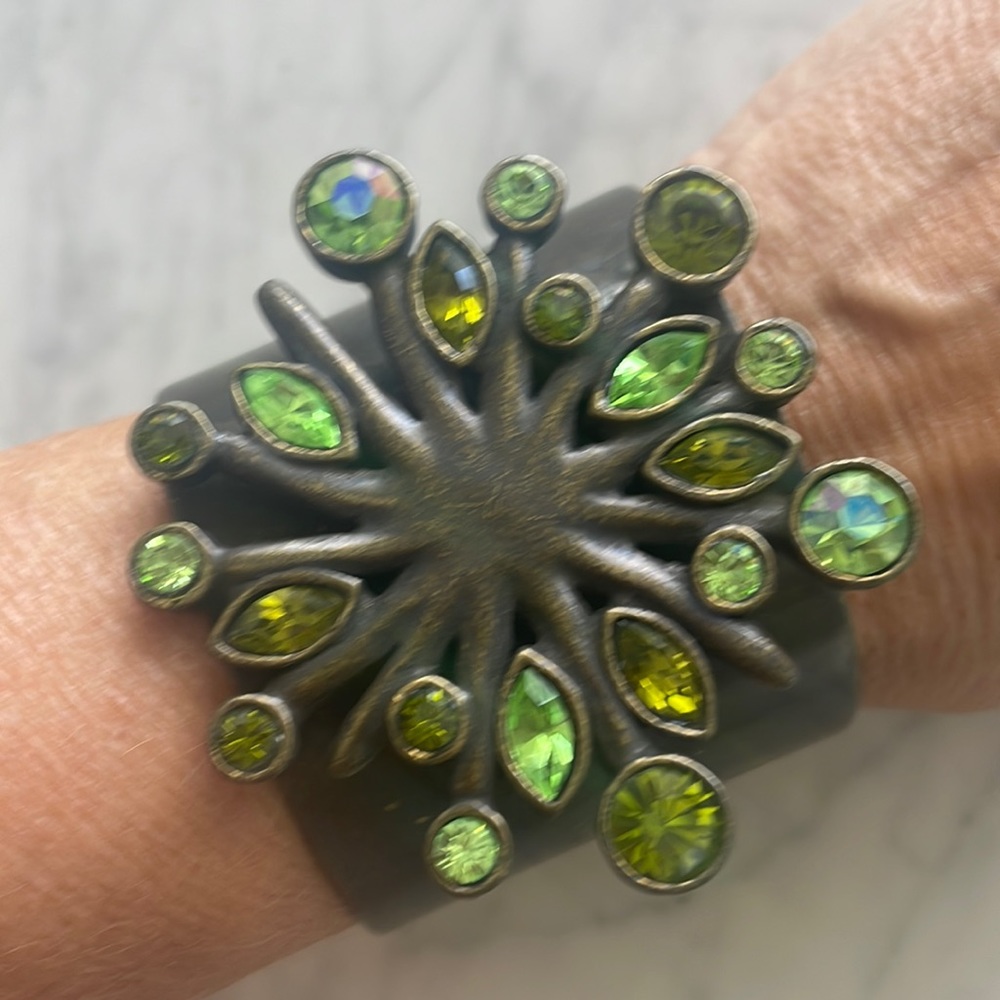Satellite Paris Cuff bracelet with Green Crystals,  box and collateral